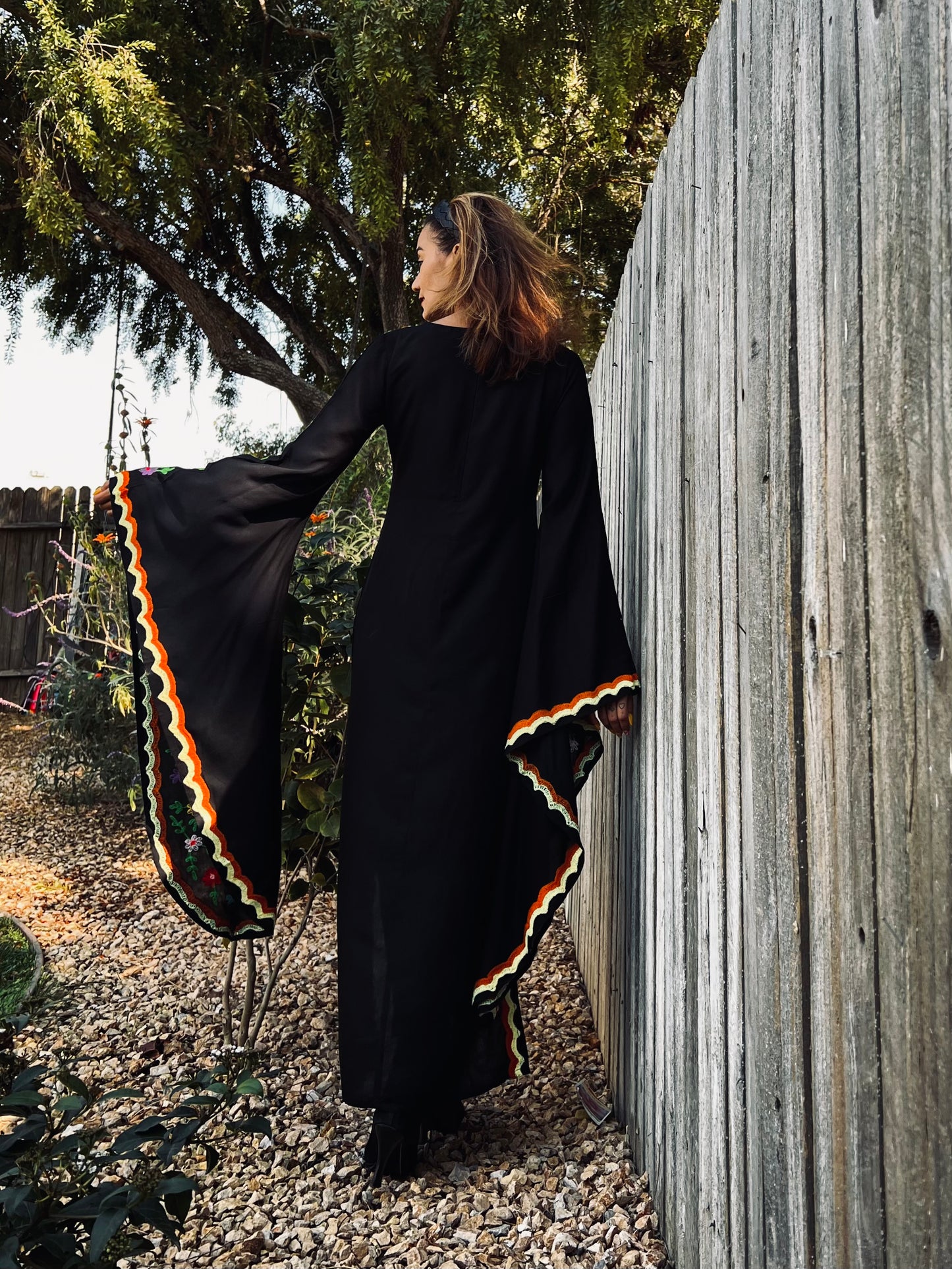 Butterfly sleeves embroidered kaftan